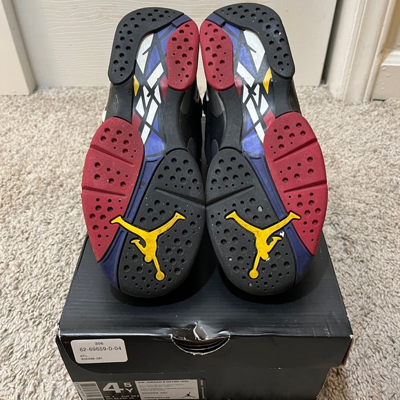 Jordan Black and White Sneakers - Picture 2 of 3